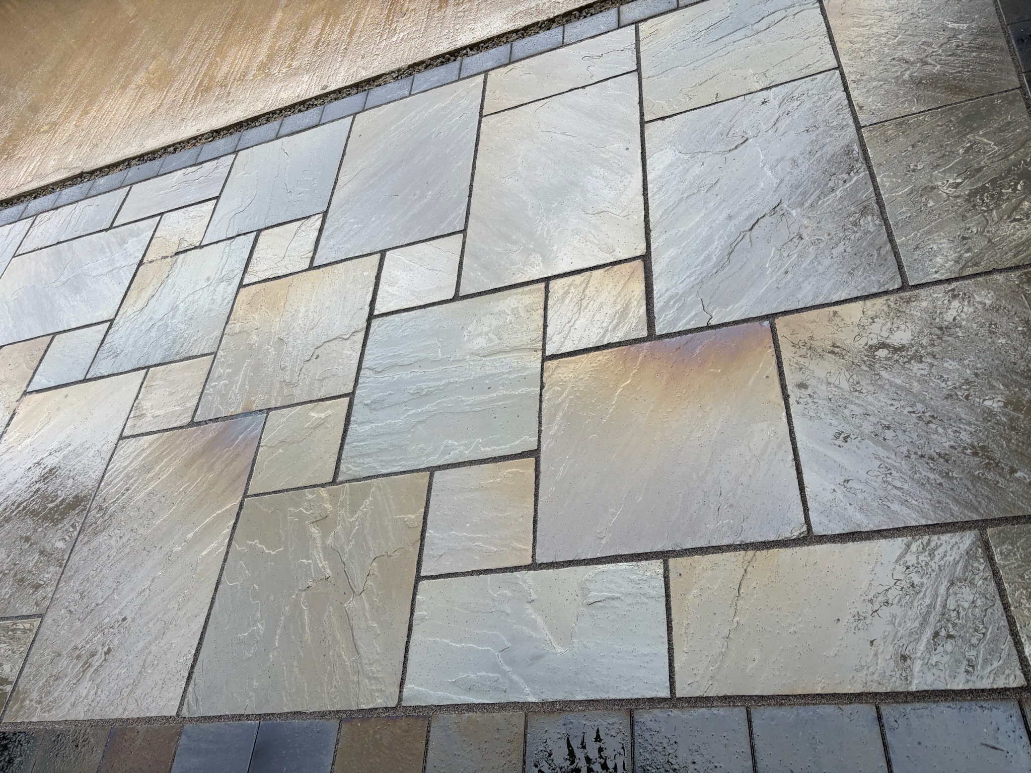 Kandla Grey Sandstone Patio with Charcoal Border finished photo 4