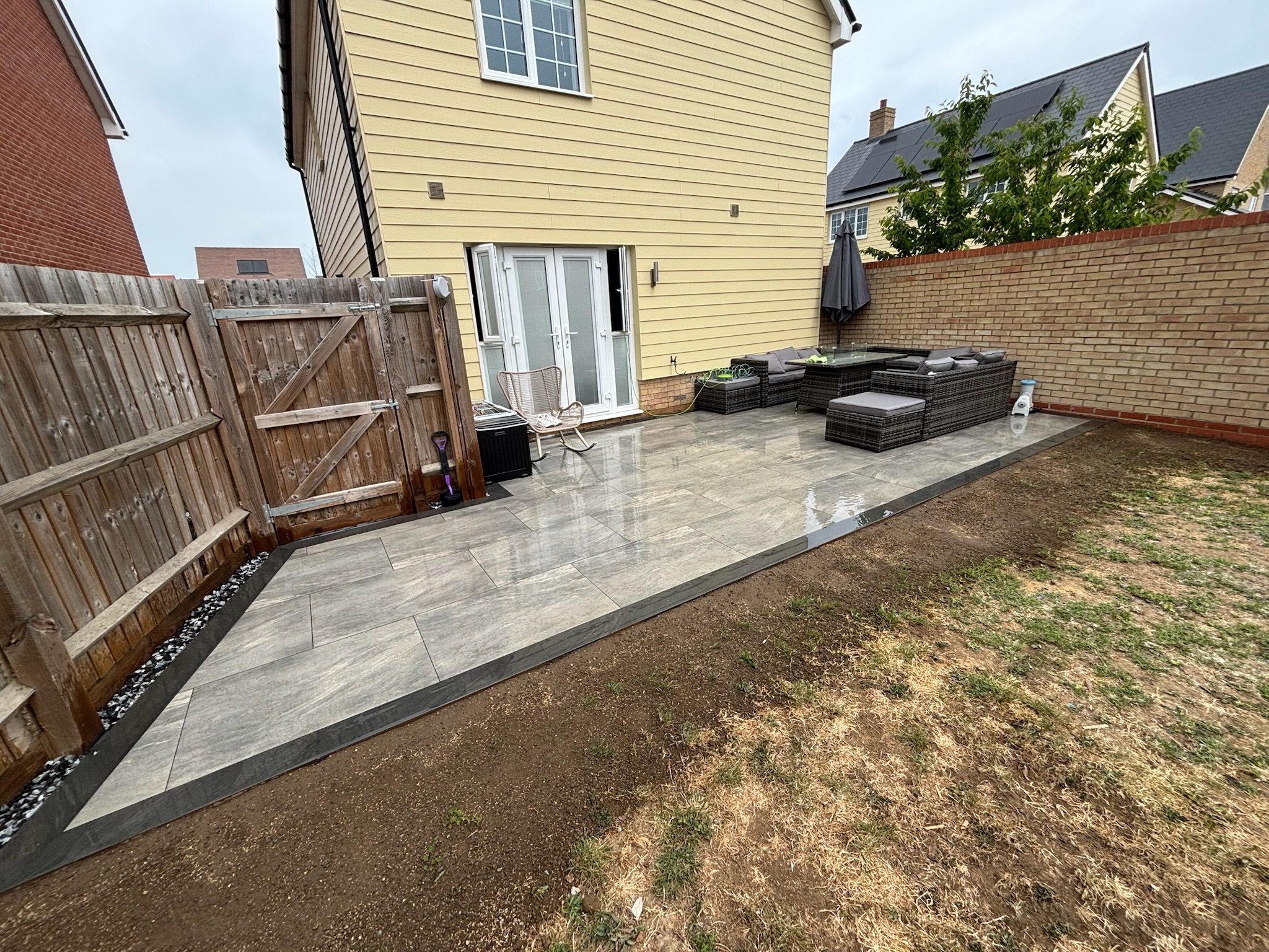 Earthcore Grey Porcelain Patio with Slim Border finished photo 3